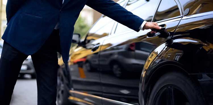 Renta de Autos con Chofer: La Experiencia de Viaje de Lujo